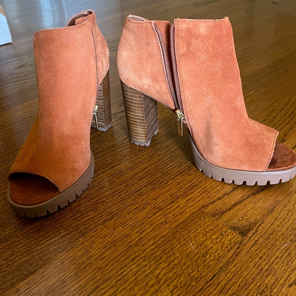 Chunky Block Heel Vince Camuto VP-Henley Bootie